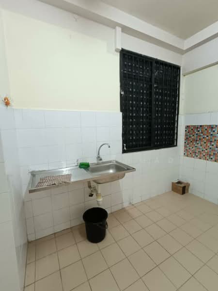 Condominium for Rent at Cyberia Smart Homes - Zilla Ahmad - Kitchen - PropertyGuru.com.my