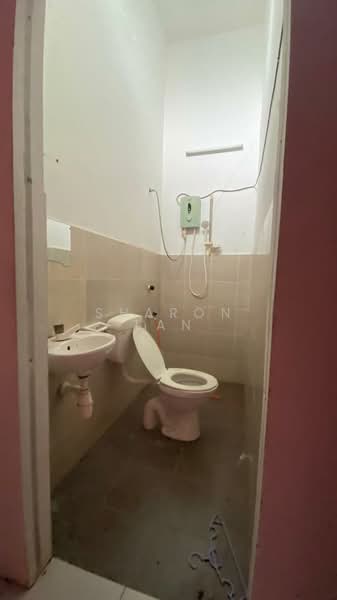 Jalan Tiong 6, Taman Scientex, Pasir Gudang untuk Untuk Dijual - RM 430,000, Mac 2026 - Bathroom - PropertyGuru.com.my