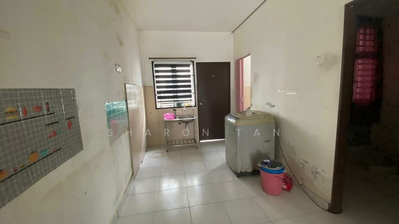 Jalan Tiong 6, Taman Scientex, Pasir Gudang untuk Untuk Dijual - RM 430,000, Mac 2026 - Kitchen - PropertyGuru.com.my