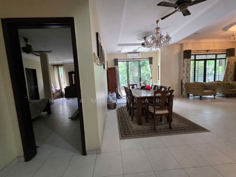 Semi-Detached House for Sale in Klang (Selangor) - Nizam Zakaria - Dining Room - PropertyGuru.com.my