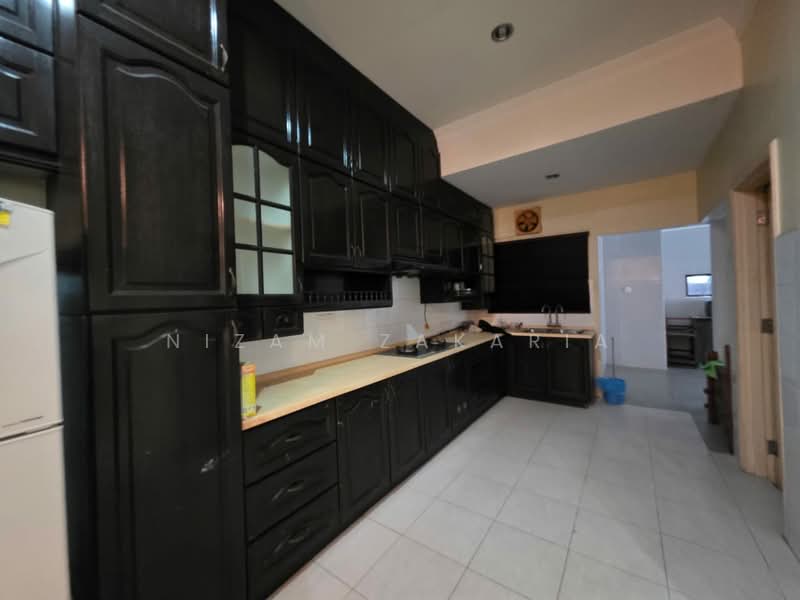 Semi-Detached House for Sale in Klang (Selangor) - Nizam Zakaria - Kitchen - PropertyGuru.com.my
