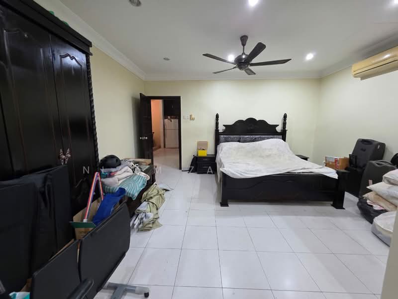 Semi-Detached House for Sale in Klang (Selangor) - Nizam Zakaria - Bedroom - PropertyGuru.com.my