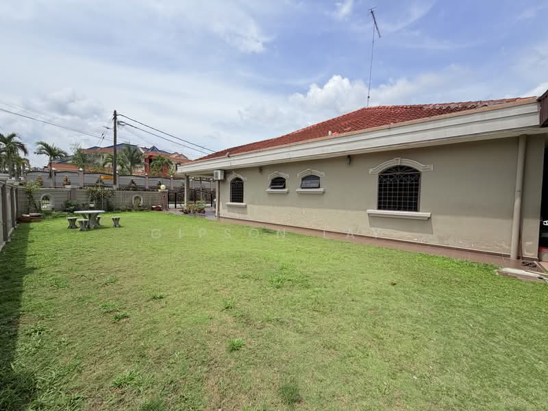 Semi-Detached House for Sale in Taman Sri Kluang (Kluang) - Gipson Lay - PropertyGuru.com.my