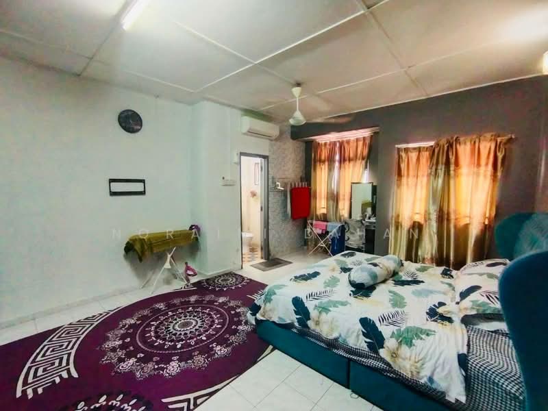 2-storey Terraced House for Sale in Taman Kajang Mewah (Kajang) - Noraini Dahan - Bedroom - PropertyGuru.com.my