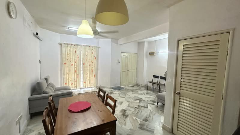 Taman Impian Setia, Saujana Impian Kajang untuk Untuk Dijual - RM 470,000, Mac 2026 - Living Room - PropertyGuru.com.my