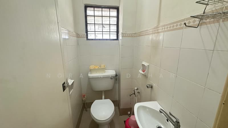 Taman Impian Setia, Saujana Impian Kajang untuk Untuk Dijual - RM 470,000, Mac 2026 - Bathroom - PropertyGuru.com.my