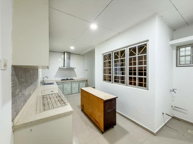2-storey Terraced House for Sale in Bandar Bukit Puchong (Puchong) - Abdul Qadir - Kitchen - PropertyGuru.com.my