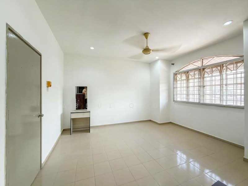 2-storey Terraced House for Sale in Bandar Bukit Puchong (Puchong) - Abdul Qadir - Living Room - PropertyGuru.com.my
