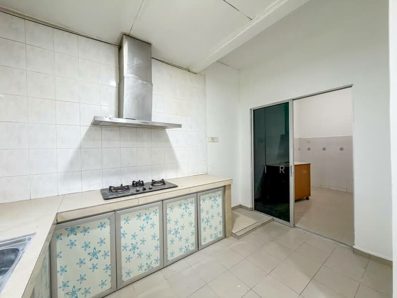 2-storey Terraced House for Sale in Bandar Bukit Puchong (Puchong) - Abdul Qadir - Kitchen - PropertyGuru.com.my