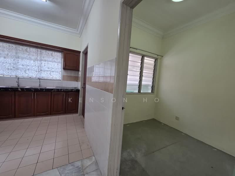 Terraced House for Sale in Putra Heights (Subang Jaya) - Kenson Ho - Kitchen - PropertyGuru.com.my