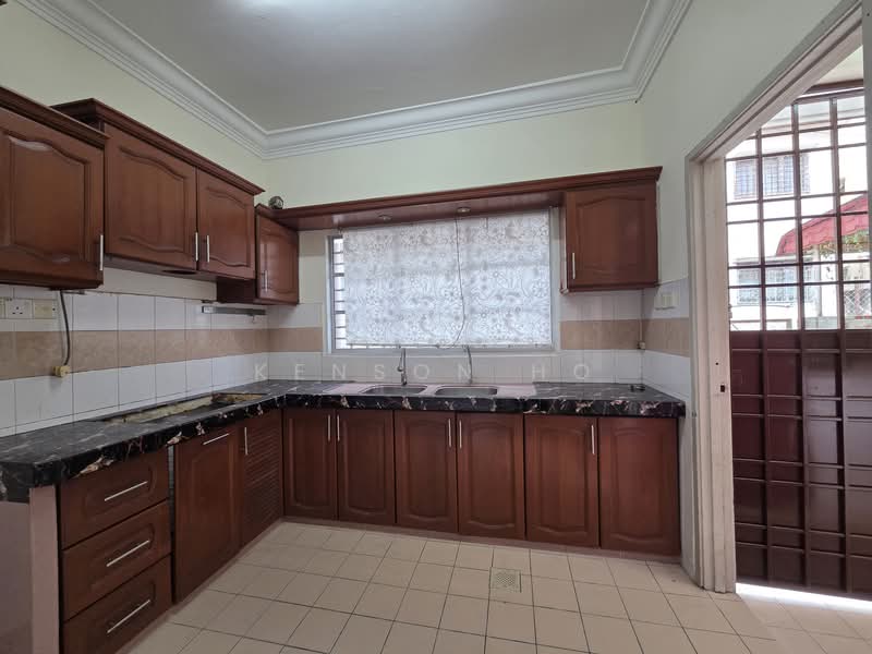 Terraced House for Sale in Putra Heights (Subang Jaya) - Kenson Ho - Kitchen - PropertyGuru.com.my