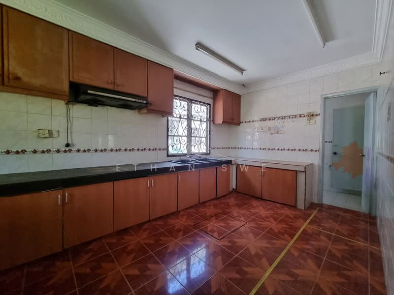 2 Storeys Corner Lot @ Jalan Cecawi Seksyen 6 Kota Damansara untuk Untuk Disewa - RM 3,500 /bulan, Mac 2026 - Kitchen - PropertyGuru.com.my