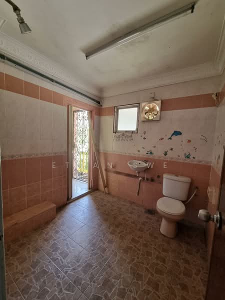 2 Storeys Corner Lot @ Jalan Cecawi Seksyen 6 Kota Damansara untuk Untuk Disewa - RM 3,500 /bulan, Mac 2026 - Bathroom - PropertyGuru.com.my