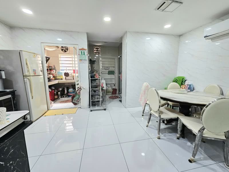 TAMAN PUCHONG UTAMA untuk Untuk Dijual - RM 560,000, Mac 2026 - Kitchen - PropertyGuru.com.my