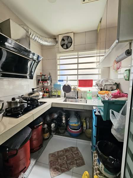 TAMAN PUCHONG UTAMA untuk Untuk Dijual - RM 560,000, Mac 2026 - Kitchen - PropertyGuru.com.my