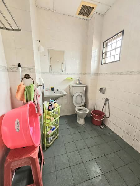 TAMAN PUCHONG UTAMA untuk Untuk Dijual - RM 560,000, Mac 2026 - Bathroom - PropertyGuru.com.my