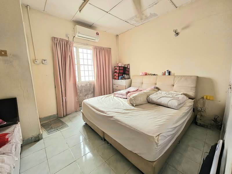 TAMAN PUCHONG UTAMA untuk Untuk Dijual - RM 560,000, Mac 2026 - Bedroom - PropertyGuru.com.my