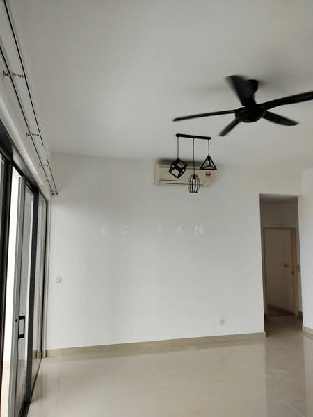 Lakeville Residence untuk Untuk Disewa - RM 3,000 /bulan, Mac 2026 - Living Room - PropertyGuru.com.my