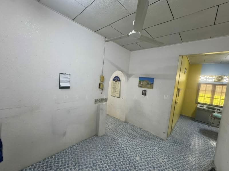 Semi-Detached House for Sale in Taman Purnama (Sungai Besar) - Rose Ibrahim - Interior - PropertyGuru.com.my