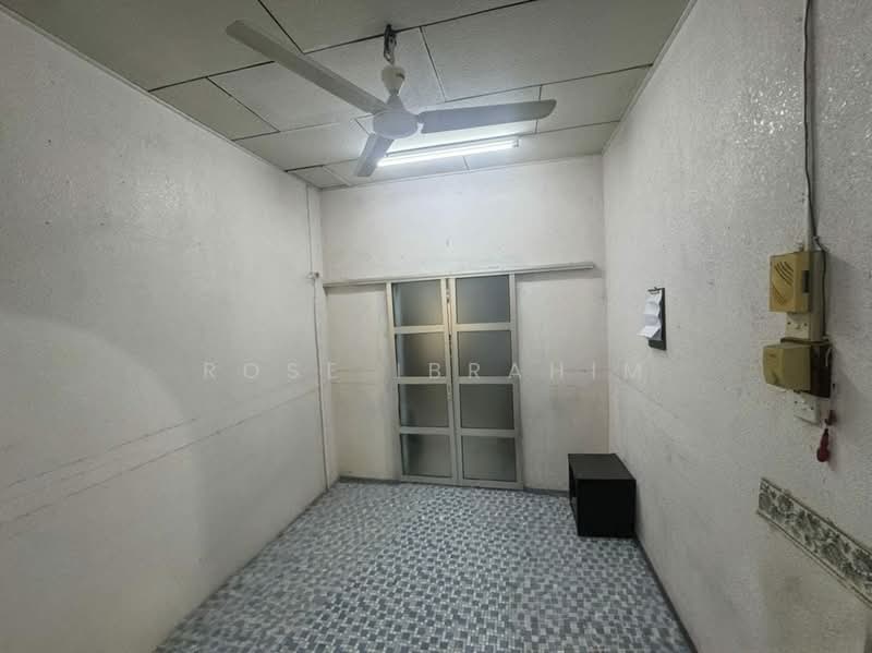 Semi-Detached House for Sale in Taman Purnama (Sungai Besar) - Rose Ibrahim - Interior - PropertyGuru.com.my