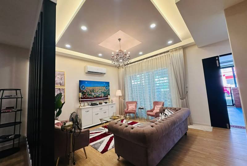 2-storey Terraced House for Sale in Bandar Lahat Mines (Lahat) - Qazin Khoo - Living Room - PropertyGuru.com.my