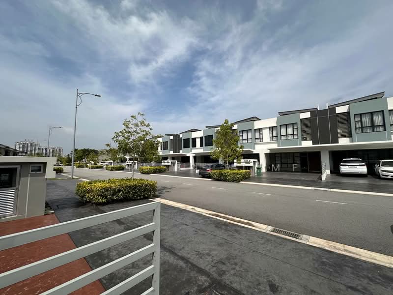 Maple Residence untuk Untuk Disewa - RM 3,800 /bulan, Apr 2026 - Exterior - PropertyGuru.com.my