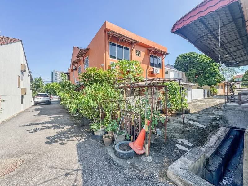 2-storey Terraced House for Sale in Subang Jaya (Selangor) - Abu Mansur - Exterior - PropertyGuru.com.my