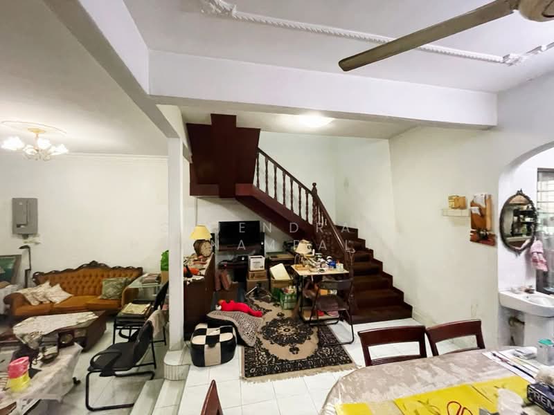 2-storey Terraced House for Sale in Damansara Jaya (Petaling Jaya) - GAJENDRAN PONNAMPALAM - Living Room - PropertyGuru.com.my