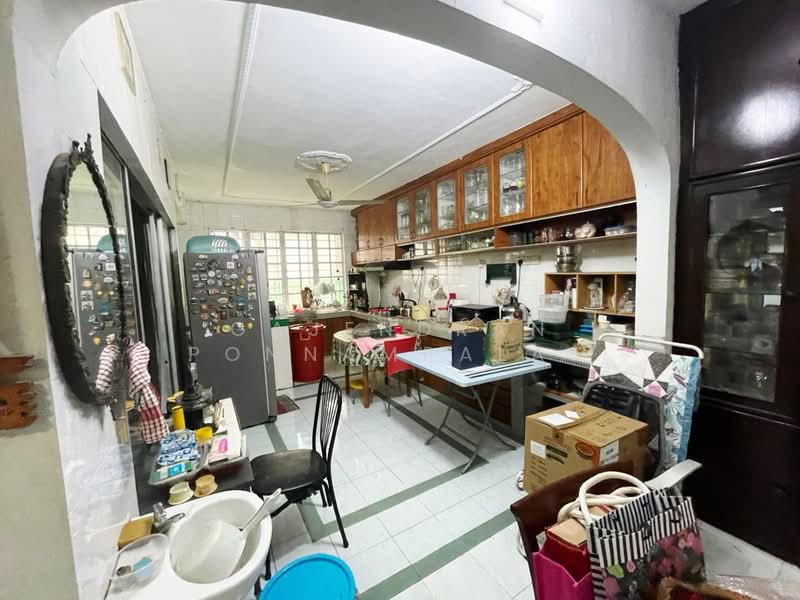 2-Storey Terrace House Damansara Jaya untuk Untuk Dijual - RM 1,200,000, Mac 2026 - Kitchen - PropertyGuru.com.my