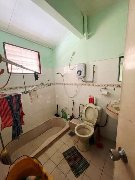 2-Storey Terrace House Damansara Jaya untuk Untuk Dijual - RM 1,200,000, Mac 2026 - Bathroom - PropertyGuru.com.my