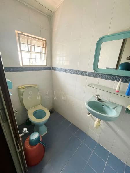 2-storey Terraced House for Sale in Damansara Jaya (Petaling Jaya) - GAJENDRAN PONNAMPALAM - Bathroom - PropertyGuru.com.my