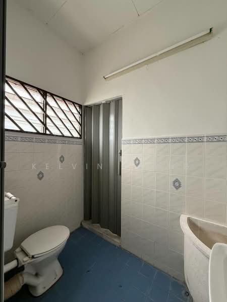 2-storey Terraced House for Rent in Gunung Rapat (Ipoh) - Kelvin Chong - Bathroom - PropertyGuru.com.my