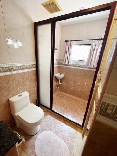 Semi-Detached House for Sale in SS14 (Subang Jaya) - GAJENDRAN PONNAMPALAM - Bathroom - PropertyGuru.com.my