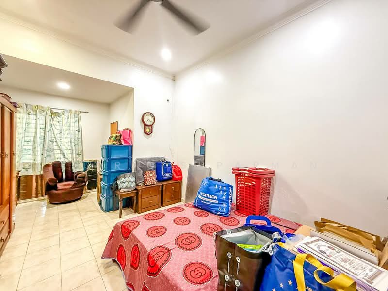 1-storey Terraced House for Sale in Taman Sri Melati (Selayang) - Thoriq Suparman - Bedroom - PropertyGuru.com.my