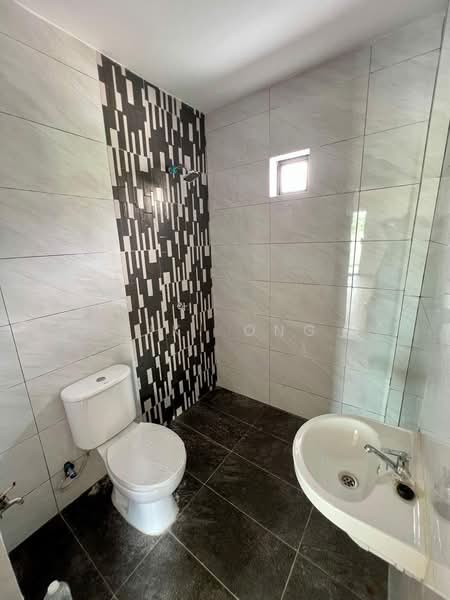 Kampung Mahmoodiah untuk Untuk Dijual - RM 1,280,000, Mac 2026 - Bathroom - PropertyGuru.com.my