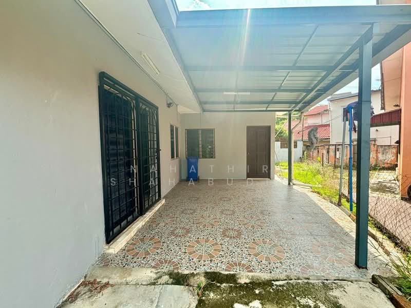 1.5-storey Terraced House for Sale in Seksyen 28, Taman Alam Megah (Shah Alam) - Nahathir Shahabudin - Exterior - PropertyGuru.com.my