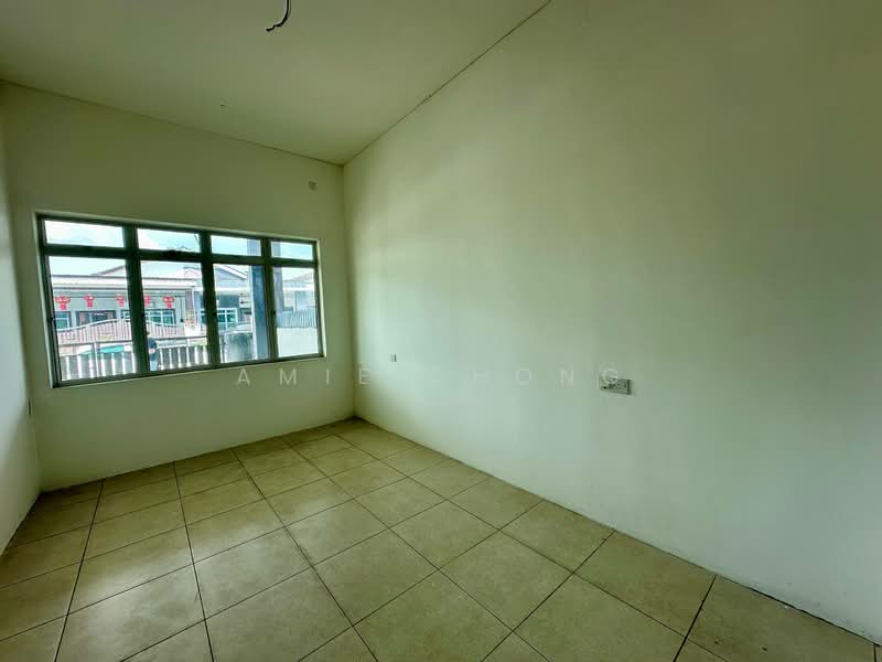 1-storey Terraced House for Sale in Menglembu (Perak) - Amie Chong - Bedroom - PropertyGuru.com.my