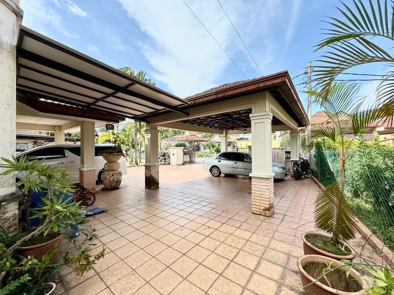 Bungalow for Sale in Senawang (Negeri Sembilan) - Noraini Dahan - Car Park - PropertyGuru.com.my