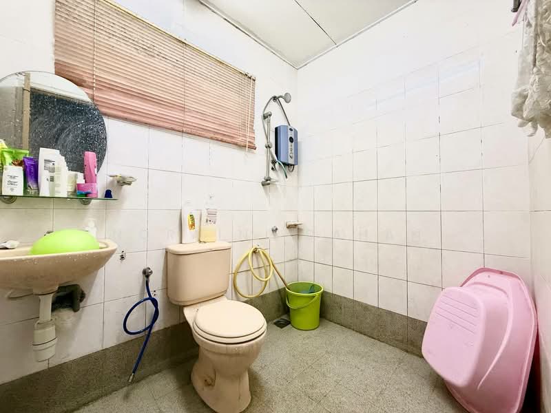 Bungalow for Sale in Senawang (Negeri Sembilan) - Noraini Dahan - Bathroom - PropertyGuru.com.my
