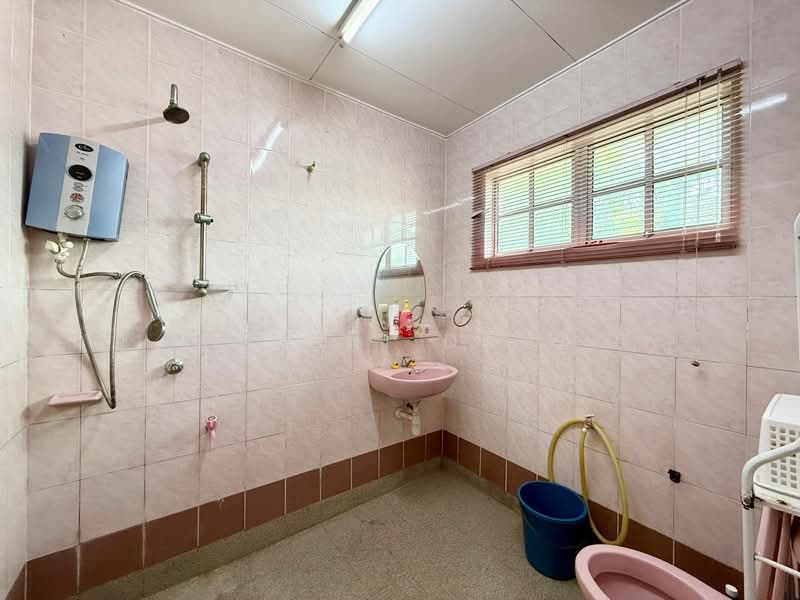 Bungalow for Sale in Senawang (Negeri Sembilan) - Noraini Dahan - Bathroom - PropertyGuru.com.my
