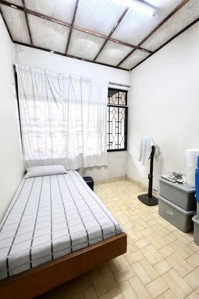 Bungalow for Sale in Seksyen 4 (Shah Alam) - Azizol . - Bedroom - PropertyGuru.com.my