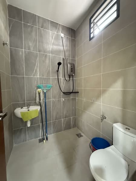 2-storey Terraced House for Rent in Austin Crest (Johor Bahru) - Rene Tew - Bathroom - PropertyGuru.com.my