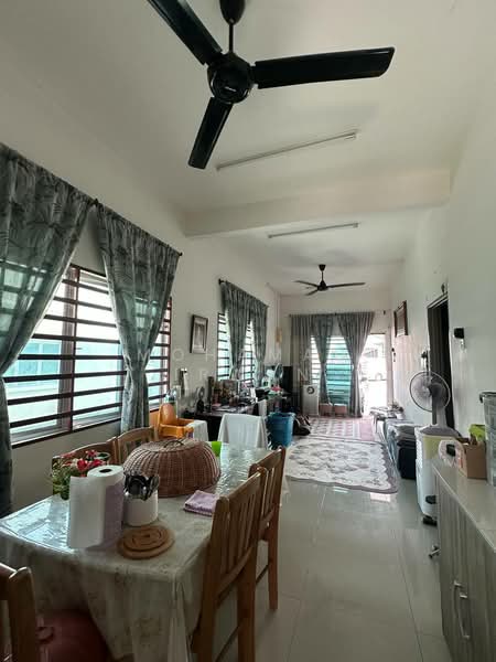 Taman Kinta Gopeng untuk Untuk Dijual - RM 225,000, Mac 2026 - Living Room - PropertyGuru.com.my