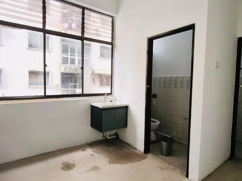 Shop / Office for Rent in Sungai Ara (Penang) - Kent Lai - Bathroom - PropertyGuru.com.my