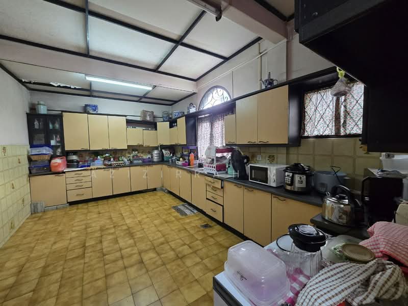 Seksyen 1 Bandar Baru Bangi untuk Untuk Dijual - RM 1,450,000, Mac 2026 - Kitchen - PropertyGuru.com.my