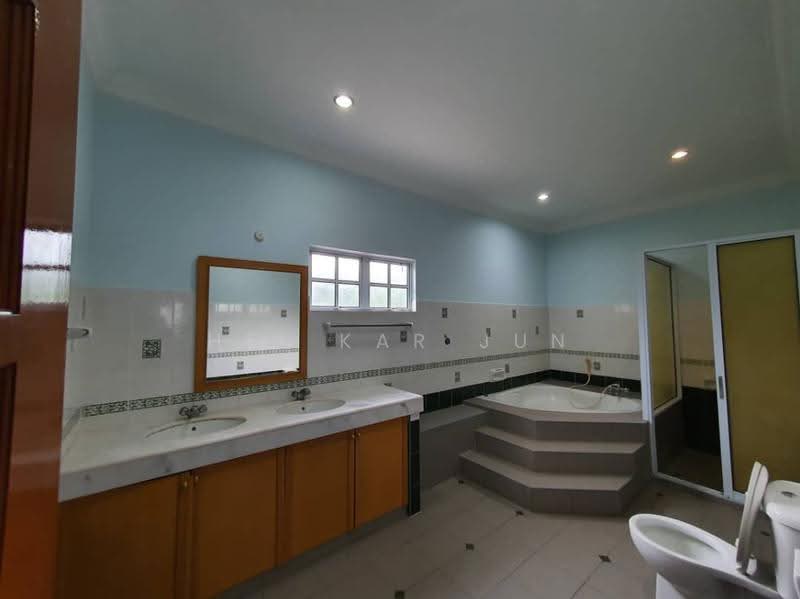 Bungalow House untuk Dijual di Ukay Heights (Ampang) - Hei Kar Jun - Bathroom - PropertyGuru.com.my