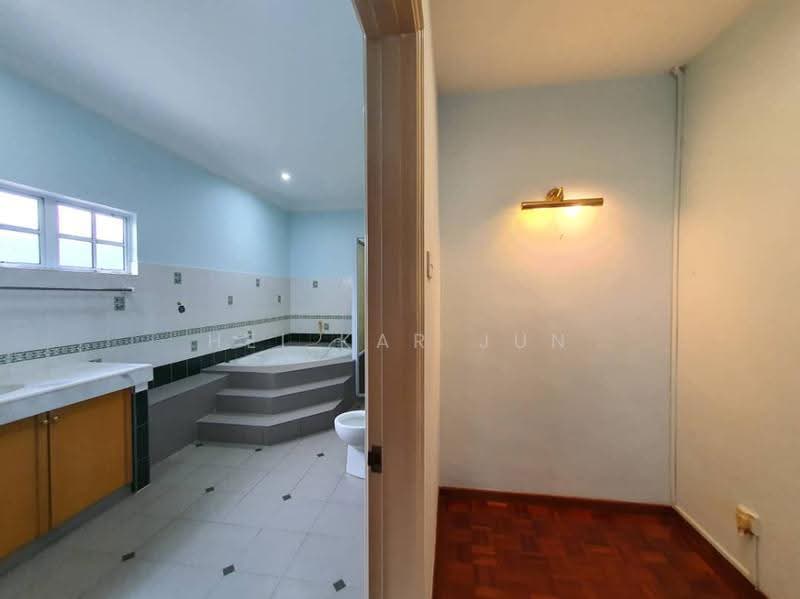 Bungalow House untuk Dijual di Ukay Heights (Ampang) - Hei Kar Jun - Bathroom - PropertyGuru.com.my