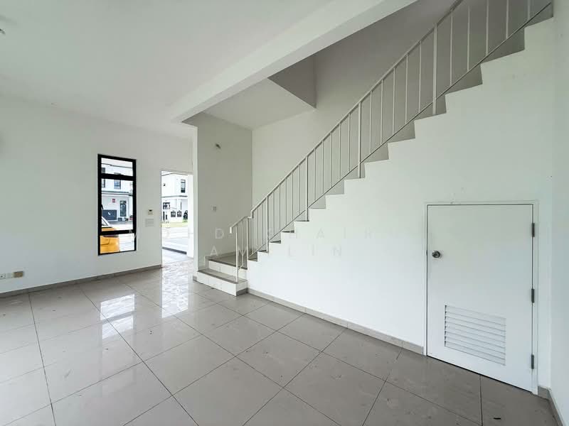 2-storey Terraced House for Sale in Shah Alam (Selangor) - Mohd Khairul Amilin - Living Room - PropertyGuru.com.my