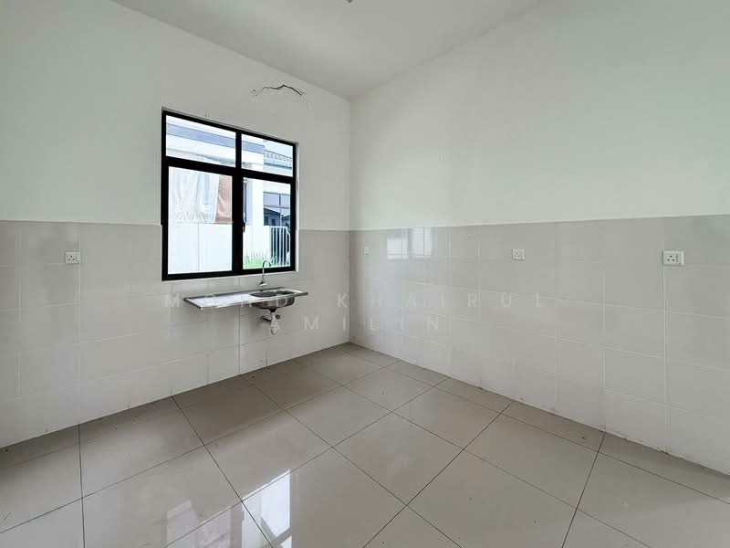 2-storey Terraced House for Sale in Shah Alam (Selangor) - Mohd Khairul Amilin - Kitchen - PropertyGuru.com.my