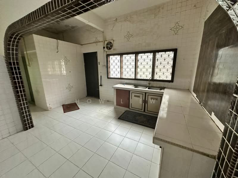 2-storey Terraced House for Sale in Taman Maju (Jasin) - How Liew - Kitchen - PropertyGuru.com.my